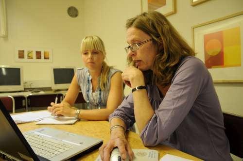 Glädjande nog fick biblioteket förtroendet att föreläsa kring akademisk hederlighet och vad det innebär, för alla nya studenter på Masterprogrammen inom företagsekonomi HT2010.