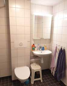 Hon och hennes katt är några av alla de hyresgäster som valt att bo kvar i sin lägenhet under de drygt tre veckor som renoveringen pågår. - Jag tycker att allt har gått över förväntan.
