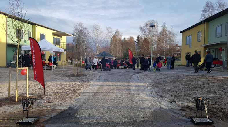 Stort intresse för nya 65+ i Delsbo Nu lyser adventsstjärnor och ljusstakar i fönstren på vårt nya Kombohus i Delsbo. Redan på första informationsmötet var intresset stort.