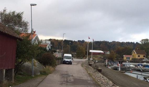 2 Förutsättningar Planområdet karaktäriseras av äldre bebyggelse utmed en central väg, Höviksnäsvägen (väg 711), med Trafikverket som väghållare.