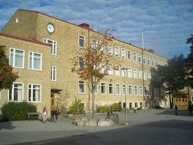 Sid 3 (14) Sammanfattande analys Abrahamsbergsskolan byggdes 1946 tillsammans med bostadsområdet Abrahamsberg.