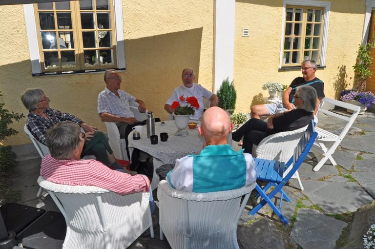 Årets nyhet: Hoppborg Torpgruppen: En guidad vandring kring Duseborg med Kalle Ekholm Denna lördagsförmiddag den 7 september samlades vi för att tillsammans med Karl Ekholm få en guidad tur runt