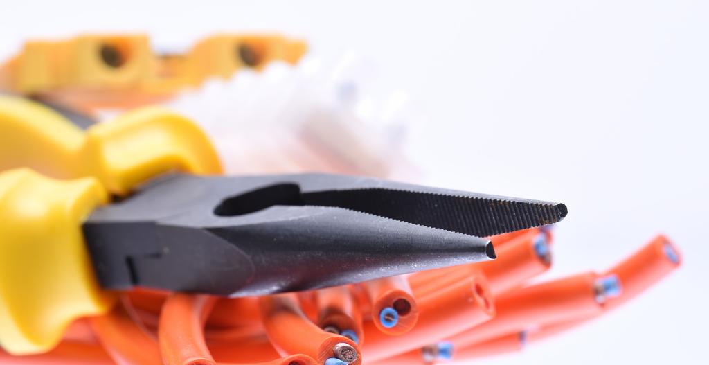 114 Pressverktygsset Kabelverktyg Värmepistol Solderpro 150 Solderpro 150 är ett proffsverktyg för krympning, lödning eller skärning.
