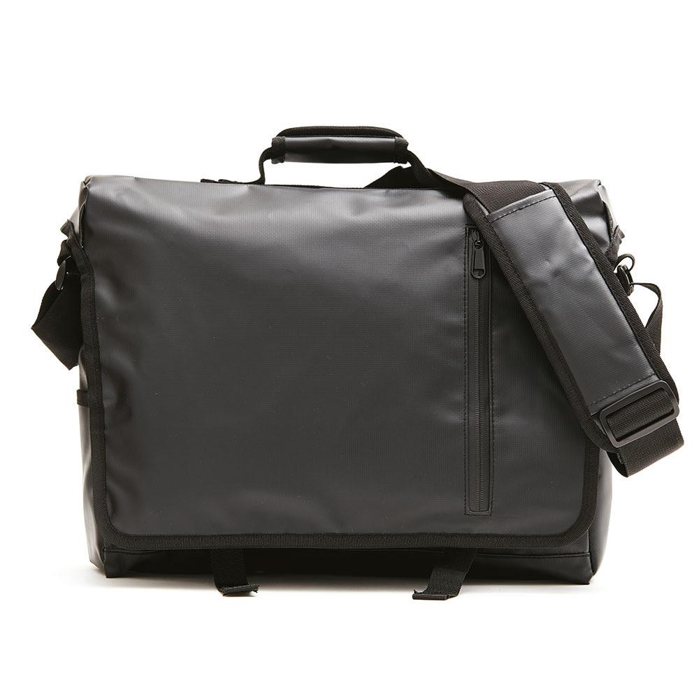 FLEXIBILITY TO ADAPT TO EVERY CIRCUMSTANCE THE SCUBA OFFICE BAG IS DURABLE AND WATER-RESISTANT SO IT FITS PERFECT AS YOUR DAILY COMPANION TO THE OFFICE, SHORT TRIPS OR HOLIDAYS Väskan har ett