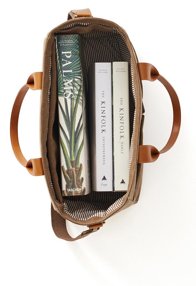 WITH ENOUGH SPACE FOR BOTH PRIVATE AND WORK LIFE THE CLIFTON SERIES HAS A NEW ADDITION IN THE FORM OF THIS VERY PRACTICAL OFFICE BAG, THAT BASICALLY FITS EVERYTHING THAT IS ON YOUR DESK Praktisk