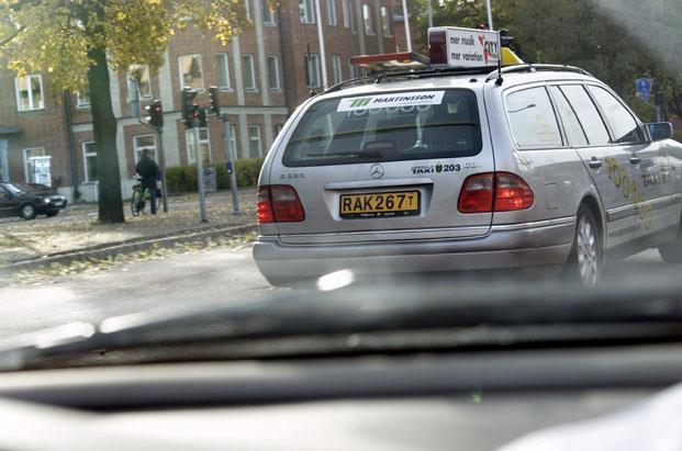 Utbildnings- och uppföljningsverksamhet Svenskt Hastighetsindex (SHI) Vi genomför kontinuerliga hastighetsmätningar på svenska vägar och SHI:s verksamhet omfattar oannonserade mätningar.