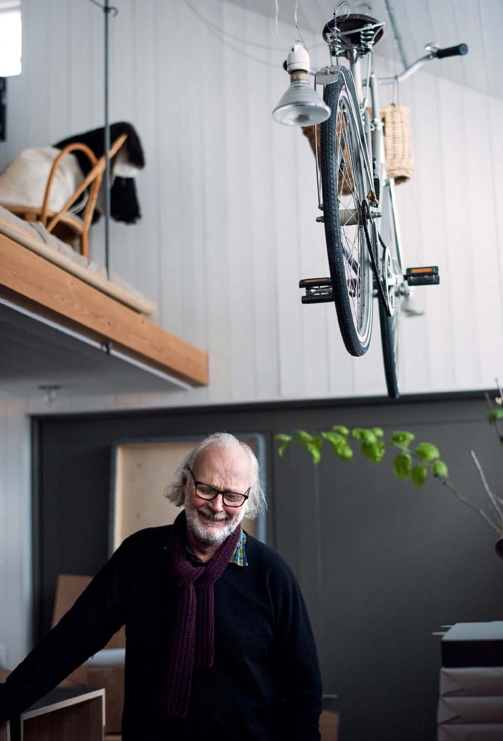 JONAS BOHLIN Född: 1953. Utbildad: Ingenjörsexamen från tekniskt gymnasium 1974, Konstfacks linje för inredning 1977 81. Karriär: Inredningsarkitekt och möbelformgivare med eget kontor sedan 1983.
