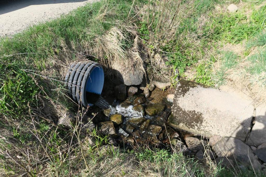 Nr 164 (idnr 2818) och 165 (idnr 2800), V Bleken De bägge aktuella vägtrummorna vid Västra Bleken ligger i litet vattendrag i Hakerudsälvens övre delar.