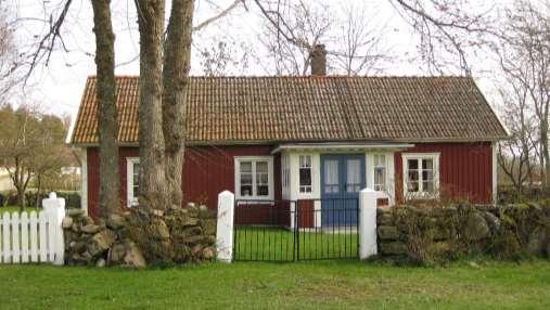 Å r ä s : Fastighetsuppgifter Adress: Lågabergsväg Uppskattat ybyggadsår:0- Bebyggelseivterig: Klass B Föreslaga plabestämmelser: r, k, k, q Beskrivig Byggad är ett midre mahus/torp.