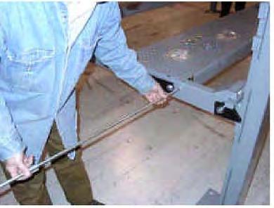 Installera det 1/2" x 50" böjda säkerhetslåset
