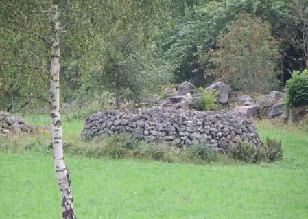 vägen till en av byns