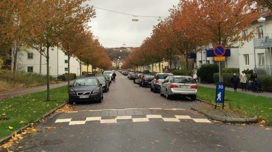 4/14 TRAFIKUTREDNING ÖSTRA KÅLLTORP 2 Området öster om Munkebäcksgatan För området öster om Munkebäcksgatan, mellan Torpagatan och Virginsgatan har Trafikkontoret pekat ut följande frågeställningar