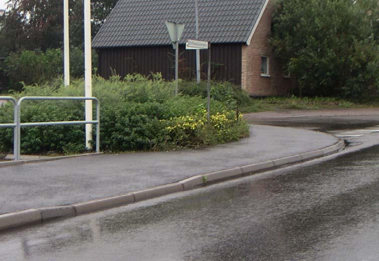 Gångpassager och övergångsställen Det finns en rad detaljer att beakta när man utformar anslutningarna från trottoarerna till gatunivå vid passager över gatan.