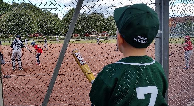 VERKSAMHETSBERÄTTELSE 2016 På basebollsidan har Ungdomsturneringar/cuper har under året arrangerats från Skövde i söder till Sundsvall i norr. Därutöver har det spelats en hel del lokala matcher.