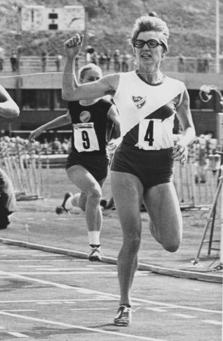 Stor Tjej nr 276 Gun Eriksson-Olsson (f 1946) 100m 11.81, 200m 24.
