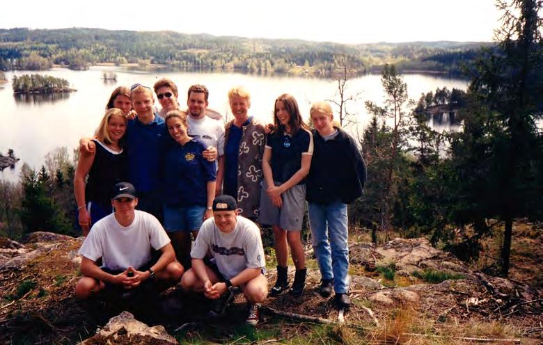 I början på 90-talet fick skolan också tillstånd att inrätta en ettårig Introduktionskurs för utlandssvenska elever (IKU).