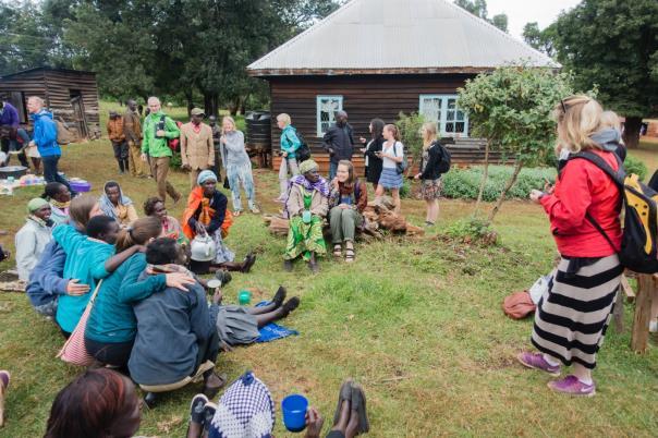 25/6 I bushen Åkte till Iten, ett träningscenter för elitlöpare där vi hade en fantastisk vy över Rift Valley. Sedan tillbringade vi eftermiddagen i en byskola, mitt ute i ingenstans.
