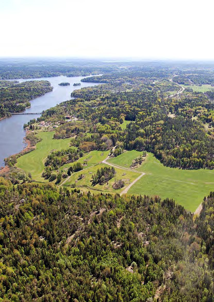 VISÄTTRA - FLEMINGSBERGSSKOGEN Flemingsbergsskogen sträcker sig mellan Visättra, Gladö kvarn och sjön Orlången och är ett av Stockholms läns största väglösa skogsområden.