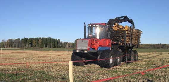 Maskinen var en inbytesmaskin som kom direkt från servicestället och skulle enligt uppgift vara genomgången och rätt inställd. Tabell 1. Vikter för prövade kombinationer av last och boggieband.