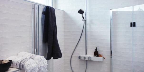 Oras Signas geniala EcoLed-knapp gör att man kan duscha miljövänligt. En grön lampa indikerar duschens optimala längd med avseende på vattenförbrukning.