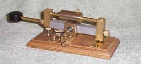 En telegrafinyckel G3YUH HOMEBREW MORSE KEYS h p://www.atdi24.dsl.pipex.com/more_on_morse_keys.