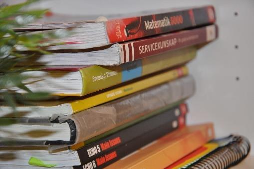 Till dig som är elev /vårdnadshavare. Om du känner dig utsatt: Berätta för någon i skolan vad som hänt. All personal på skolan är skyldig att ta det du säger på allvar.