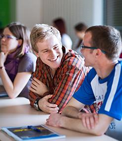 HALLÅ DÄR MAGNUS KARLSSON PÅ ELSÄKERHETSVERKET Myndigheten för Yrkeshögskolan (MYH) beslutade 7 mars om en ny föreskrift gällande likvärdigt innehåll i utbildning för elinstallatörer, vad handlar det