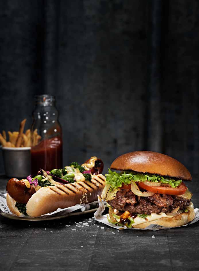 Trend Nyhet Glaserade bröd ger premiumkänsla För att svara på efterfrågan av premiumbröd som ger dina portioner ytterligare mervärde, har vi tagit fram nyheterna Glazed Burger Bun och Glazed Hot Dog