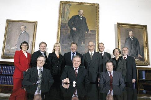 7 RIKSDAGENS KANSLIKOMMISSION Riksdagens kanslikommission leder, övervakar och utvecklar riksdagens förvaltning och ekonomi.