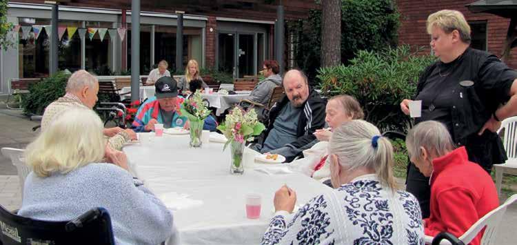 Annika Id 9 000 dygn. Familjevårdens andel av dygnet-runt-vårddygn inom vård utom hemmet låg vid 50,5 procent.