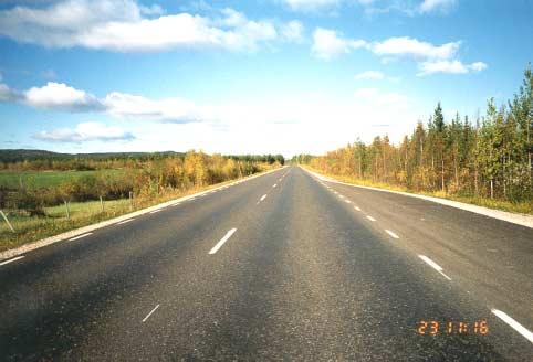 Bild 34 E10, Lansjärv Kattån hösten 1998. Körriktningen mot Hakkas (norrut).