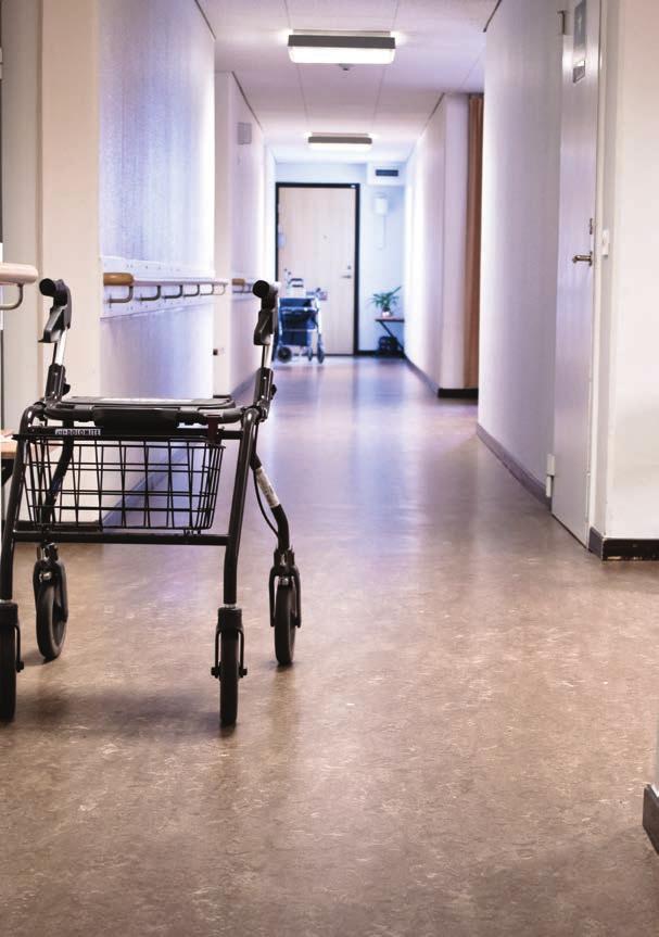MINIMERAD UNDERHÅLLSKOSTNAD UVElite RES-systemet minimerar din totala underhållskostnad eftersom en golvrenovering också minskar kemikalie- och materialförbrukningen som tidigare behövts för att