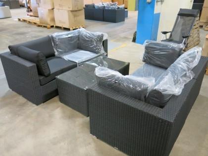 00 kr exkl moms Svart Queen grupp, 2st "2 sits" soffor, dynor o bord