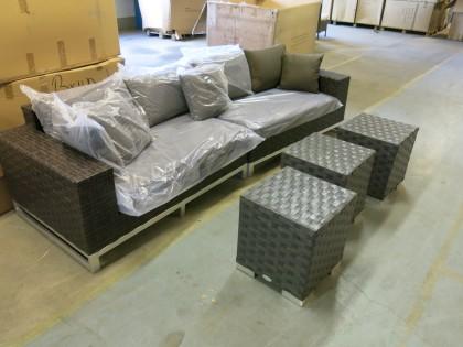 Barcelona soffa i 2 delar, bred brun konstrotting, bruna dynor samt 3st mindre bord 2134-014 i