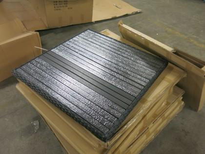 Svarta bordsskivor 80x80cm + 100x100cm 2134-073 Avslut: 10:12 500.00 kr exkl moms Palma, 2st 2sits soffor i svart-grå konstrotting m svarta dynor och ett bord i UHF 2134-072 Avslut: 10:12 4 000.