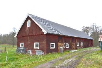 Allmänt Gården är belägen sydöst om samhället Trekanten. Fastigheten består av tre skiften varav hemskiftet gränsar till Ljungbyån. Lantbrukslandskapet ger gårdscentrumet en vacker omgivning.