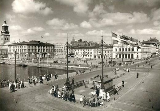 Läs mer på Facebook eller Vårt Göteborg S Å H A R G Ö T E B O R G V U X I T U N D E R H U N D R A Å R Befolkningen har ökat stort i Göteborg de senaste hundra åren.