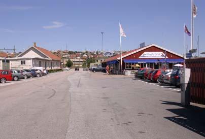 1. Om man går kajpromenaden norrifrån mot söder är det första stadsrummet man möter