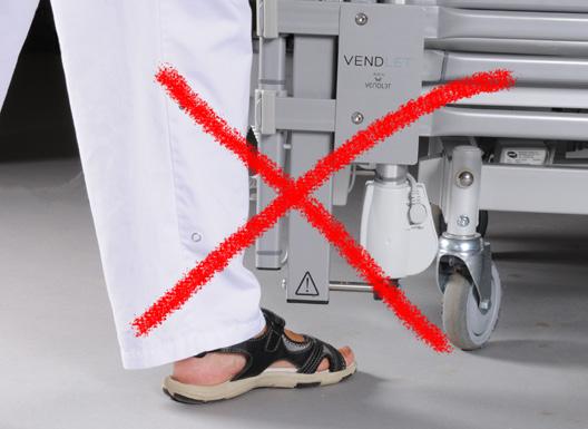 DEL 1 - Allmän information DEL 1 - Allmän information När motorrullen är upphöjda på den sida där draglakanet rullas in genomför man en vändning av den sängliggande.
