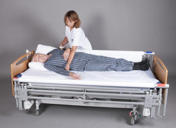 DEL 2 - Bruksanvisning DEL 2 - Bruksanvisning Dra patient/brukare högre upp i sängen Det är ett välkänt problem att den sängliggande ofta glider