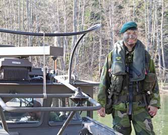 När man ser soldaterna agera är det lätt att tro att de är kontinuerligt tjänstgörande då de har goda kunskaper och färdigheter inom sina funktioner.