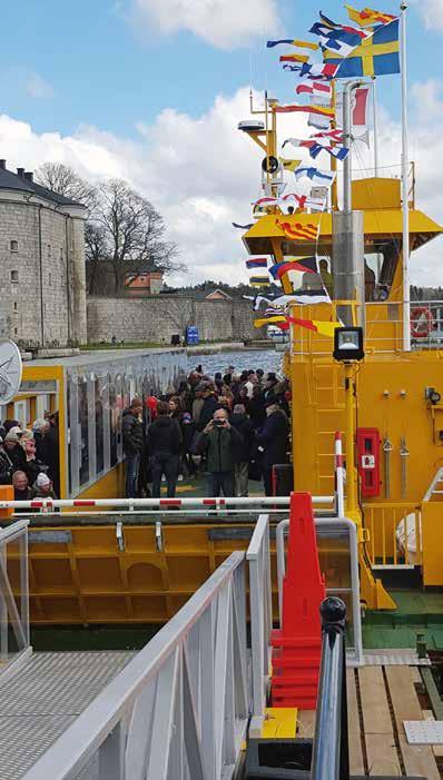 Linfärjan/ passagerarfärjan invigdi VAXHOLM Så kan vi då teckna en ny epok i Vaxholm stads historia genom invigning av den nya färjeförbindelsen mellan Vaxön och Vaxholmen.