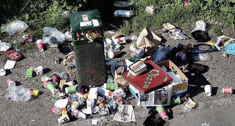Att inte underhålla kostar alltid mer i slutändan än att planera och underhålla löpande och att inte höja avgifterna i tid gör att de blir högre.