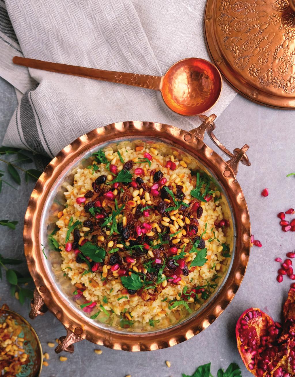 Bulgur med rostade vermicelli ETT PERFEKT ALTERNATIV TILL RISET ELLER PASTAN Ingredienser för 4 personer: 3 dl bulgur med rostad vermicelli 6 dl kokt vatten 1 buljongtärning, valfri sort 3 gula lökar