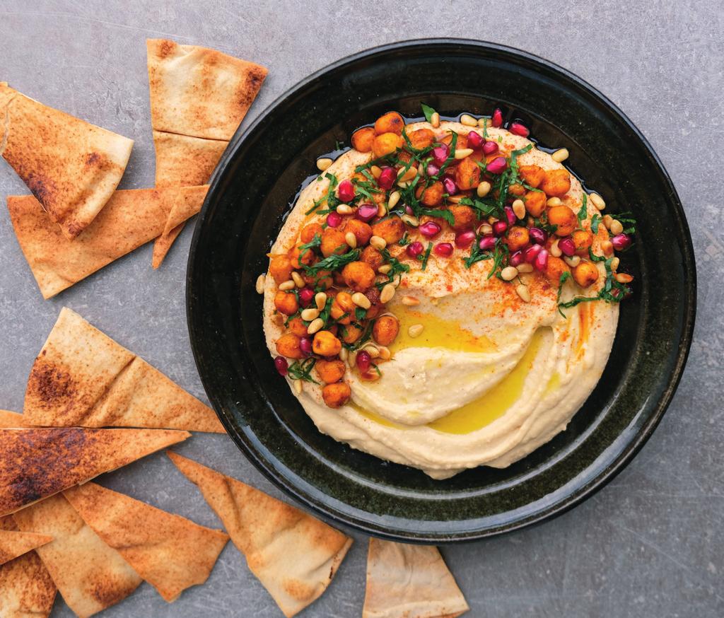 hummus EN RÖRA PÅ KIKÄRTOR MED ETT STING AV VITLÖK OCH CAYENNEPEPPAR SOM ÄR GOTT TILL NÄSTAN VILKEN RÄTT SOM HELST.