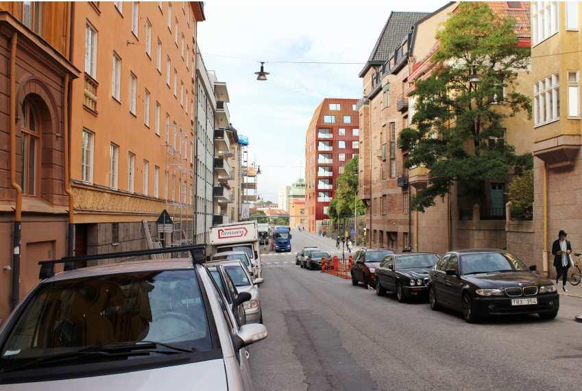 SID 8 (10) att titta på alternativa lösningar med t ex bilpool och samutnyttjande av de i området befintliga kontors p-platser. Alternativet finns även att köpa in sig i omkringliggande garage.