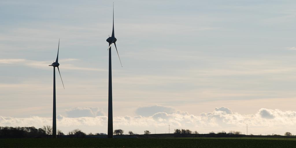 Fakta om repowering Repowering innebär att nya vindkraftverk ersätter gamla vid ett generationsskifte eller att man byter ut komponenter i syfte att öka effekten.