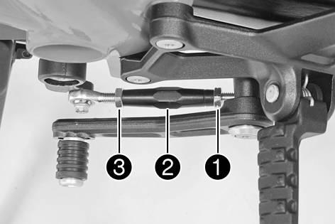 8 ERGONOMI 60 8.7 Kontrollera växelspakens utgångsläge Sätt dig på fordonet i körposition och mät avstånd mellan stövelns övre kant och växelspaken.