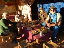Övernattning och middag på enkla men trevliga Dar Ayour, nära ravinen, med ej uppvärmd pool men sagolika vyer från