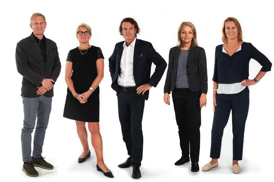 66 BOLAGSSTYRNING Styrelse STYRELSE Klöverns styrelse består av fem ledamöter med Pia Gideon som ordförande. FREDRIK SVENSSON Ledamot sedan årsstämma 2005. Ordförande 2011 2016. Född 1961.